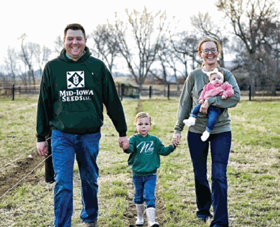 Willie and Nikki Weis with their daughters