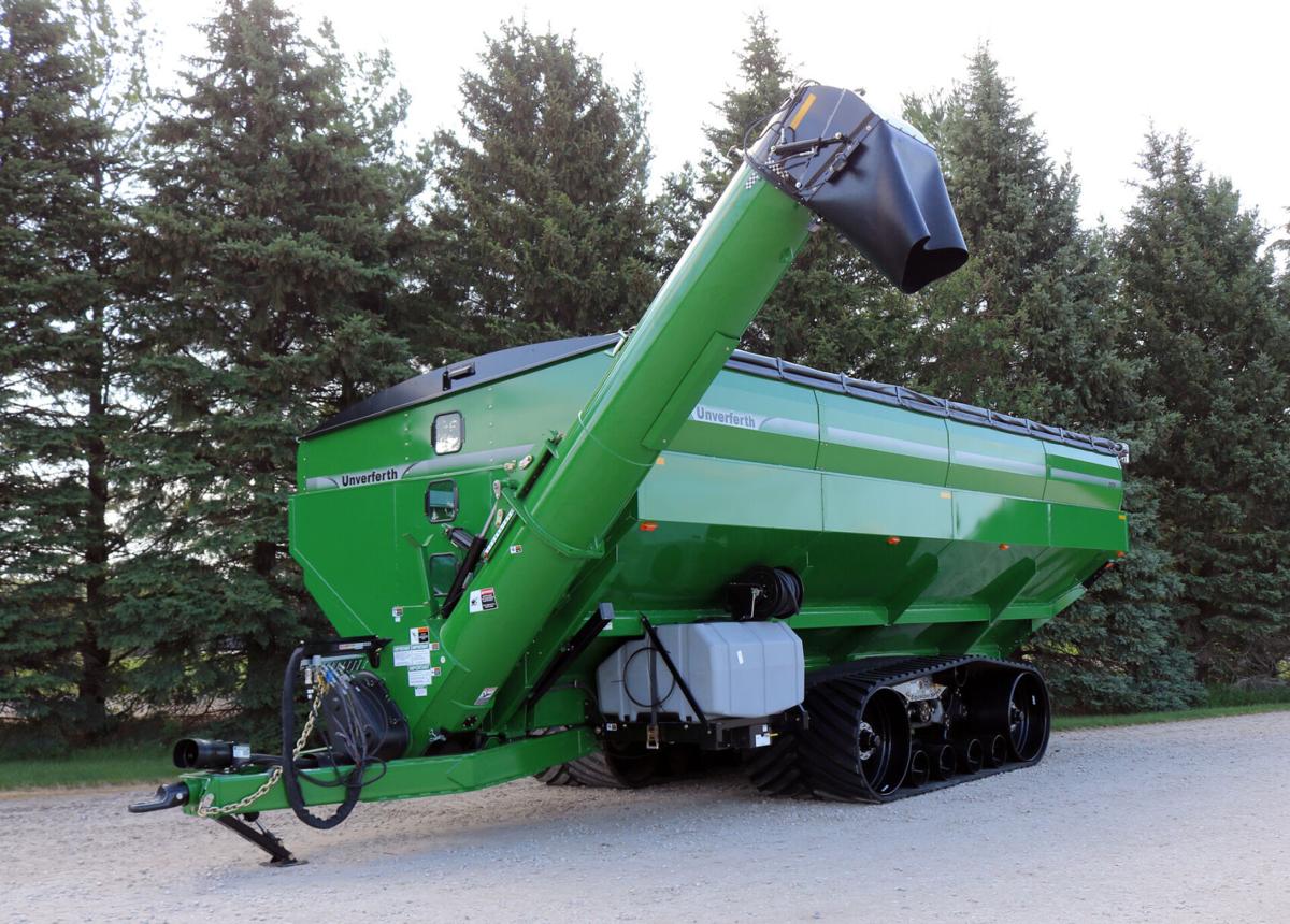 Unverferth model 2520 Grain Cart