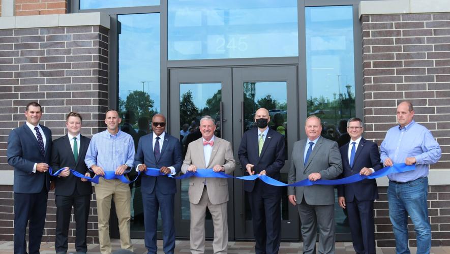 Ribbon Cutting Fallbrook  3.jpg