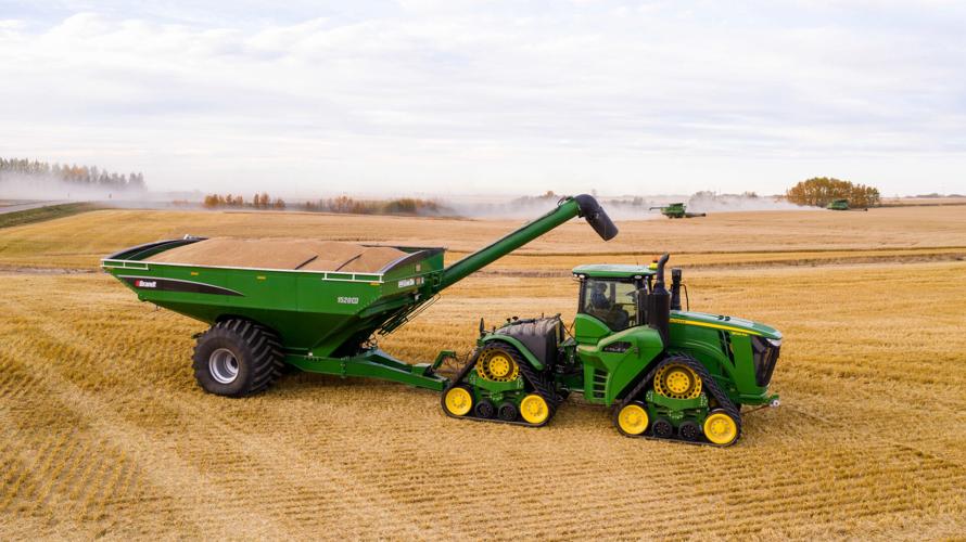 Brandt 1520XT GrainCart_01.jpg