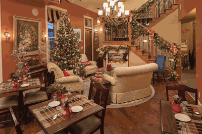 Hermann, Mo., Christmas decorated house