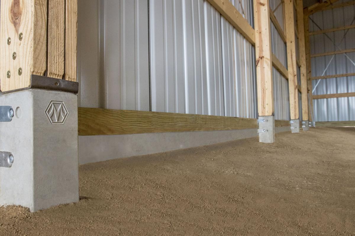 Concrete splashboard