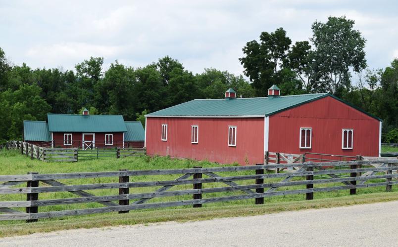 Granary and shed at Bawden farm