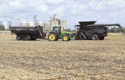 Autonomous grain cart