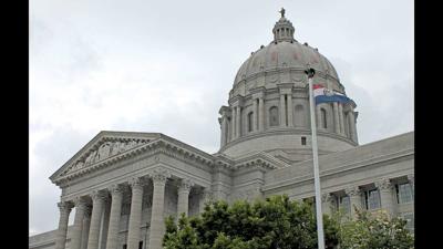 MO-capitol-MO-flag