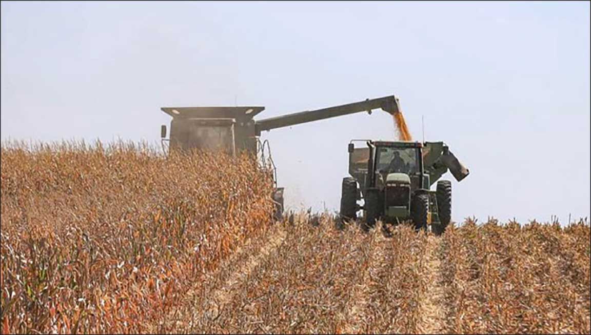 tractor combine wagon harvest