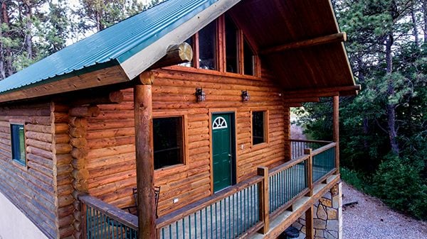 Heartland Elk Guest Ranch cabin front