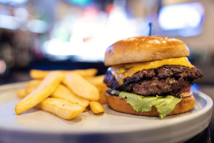jjs tavern + grill burger