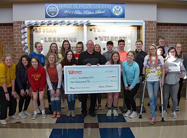 Louisburg, Kansas FFA wins $1,000 prize in Western Farm Show food drive