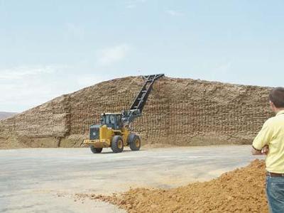 Easy Rake Silage Facer shows what farmer ingenuity can accomplish 