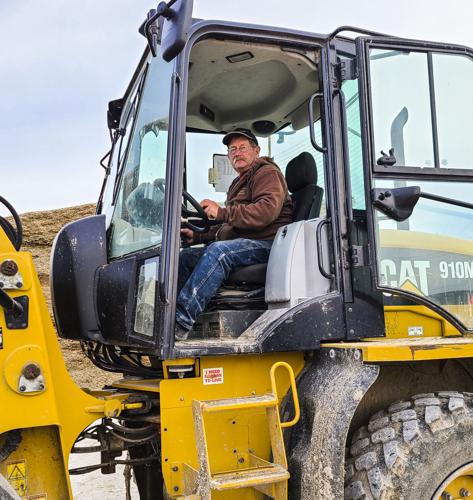 Bob Roden mixing feed