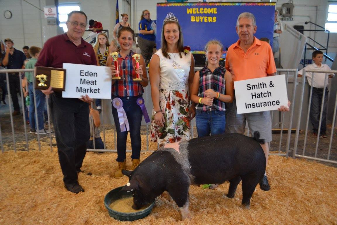 Youth at show -- Fond du Lac County Fair