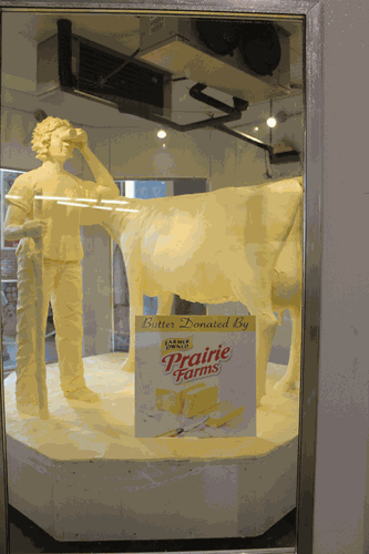 butter cow sculpture