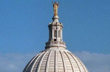 What's this? Cooperation at the state Capitol? More, please