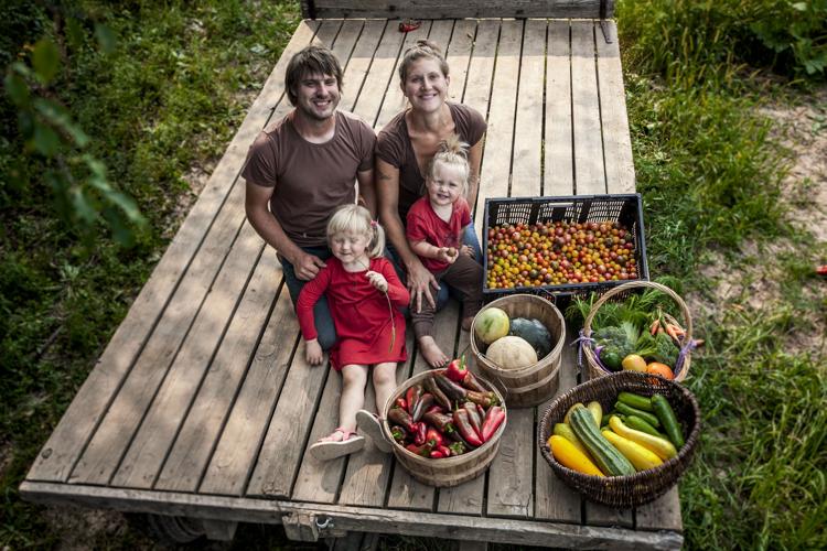 Ayla Graden-Dodge, James Dodge and children