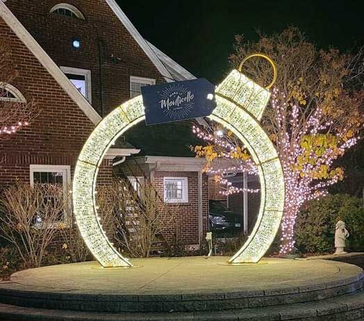 Photo stations that look like Christmas balls