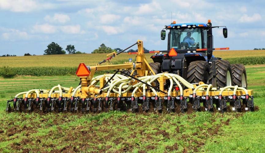 Low-disturbance manure application