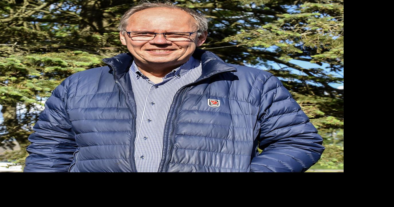 Laser-weeding robot cuts labor cost