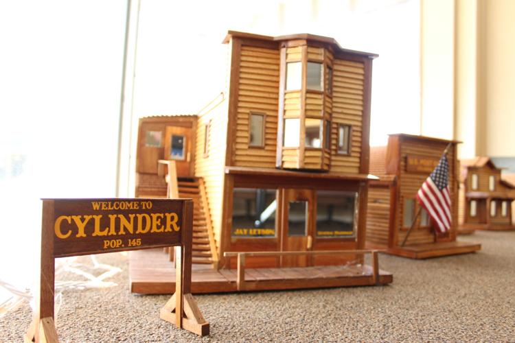 Wood worker (63).JPG