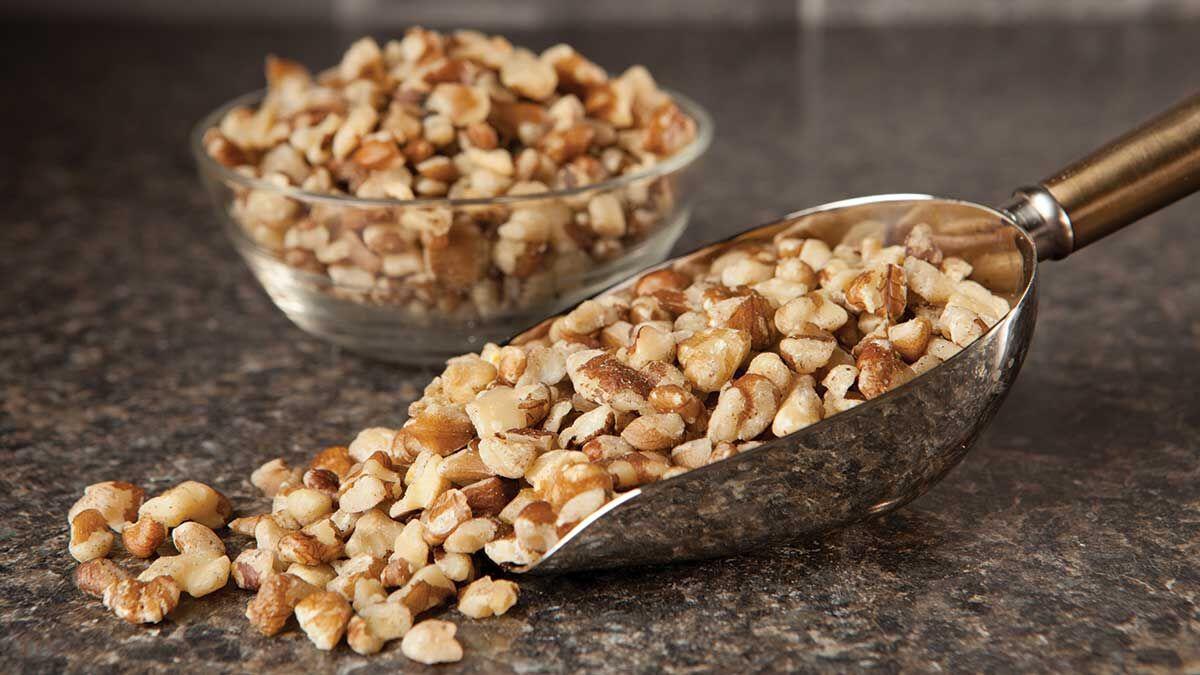 Black walnuts scoop
