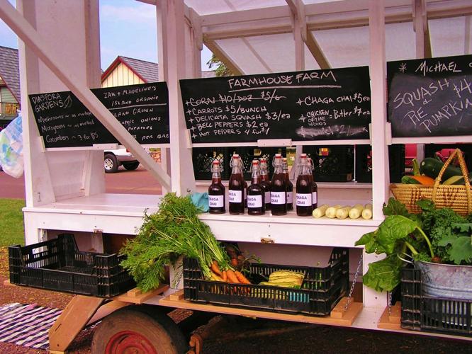 Produce on food wagon