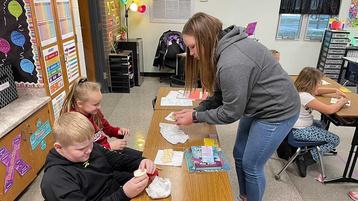 Salisbury FFA student and essay contest winner Makenna Stundebeck