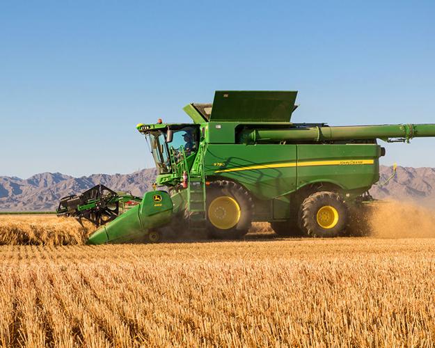John Deere combine