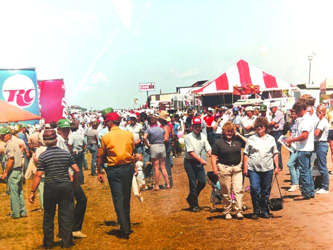 Farmfest Buss passing (5) - worked.jpg