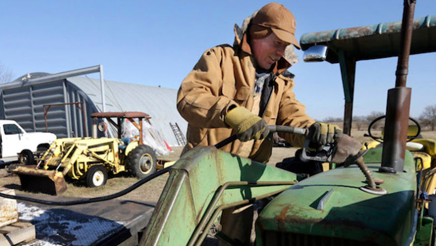 Farmers should buy diesel in summer to save on costs, economist says