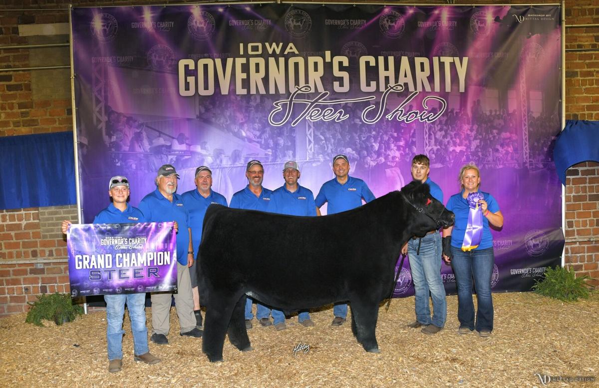 Governor’s steer show raises 501K for charity