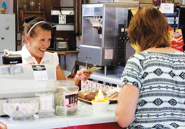 Tourists, regulars make stops at Montrose bakery