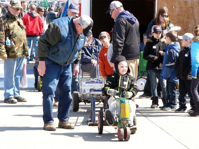 Little legs pedal tractor