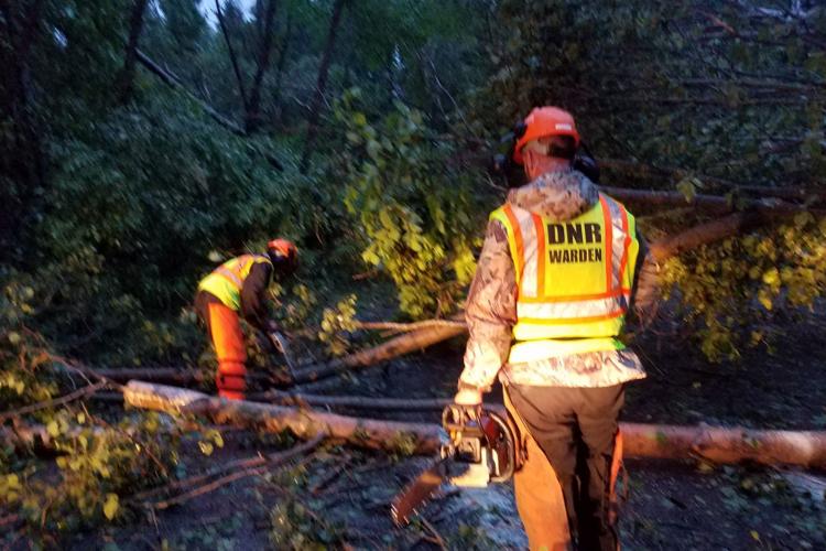 Wardens help in tornado aftermath
