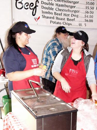 FFAers volunteer in Cattlemen's food stand