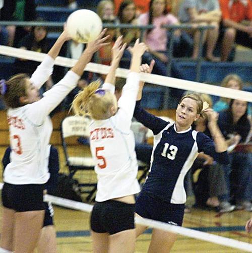 DV girls fall to Corona in state volleyball quarters