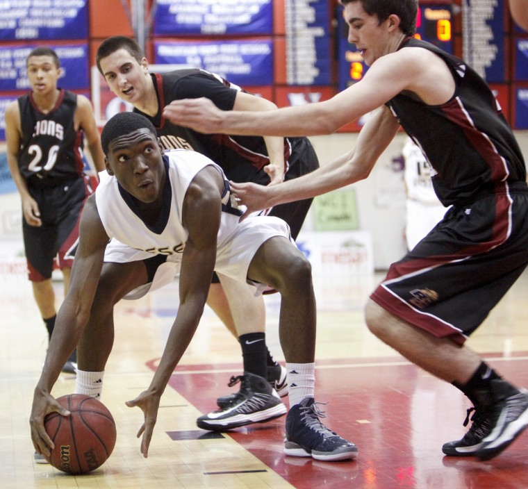 Boys B-ball: DV vs Red Mt.