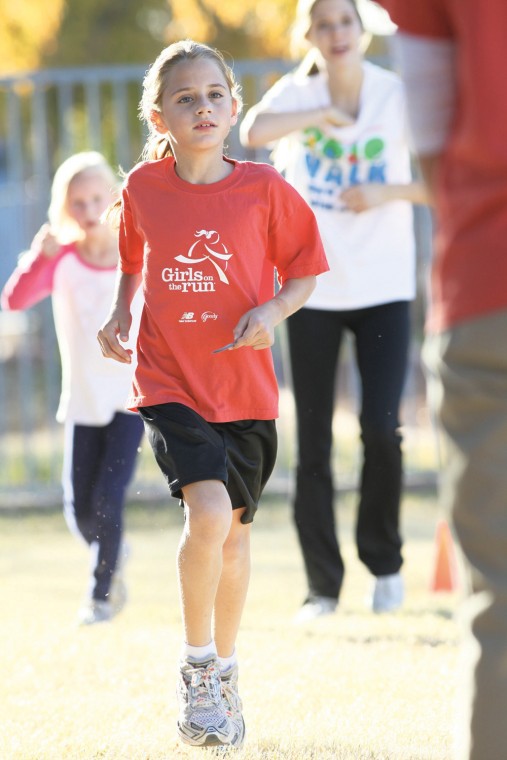 afn.121010.com.GirlsontheRun1.jpg