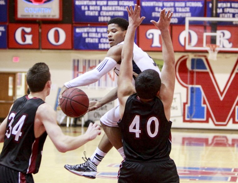 Boys B-ball: DV vs Red Mt.