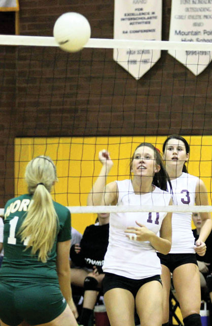 Volleyball: 'Little sister' Stephan sticks to girls volleyball at MP