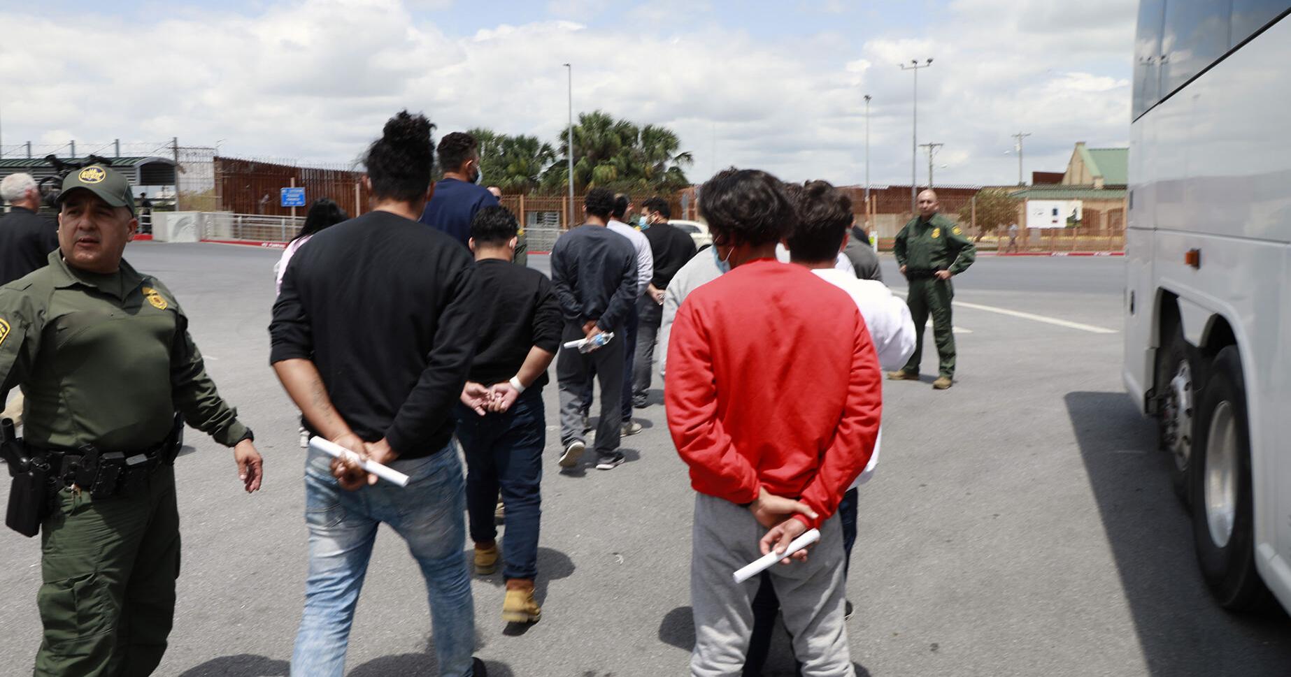Legislature takes tough stance on illegal border crossers - Vimarsana News