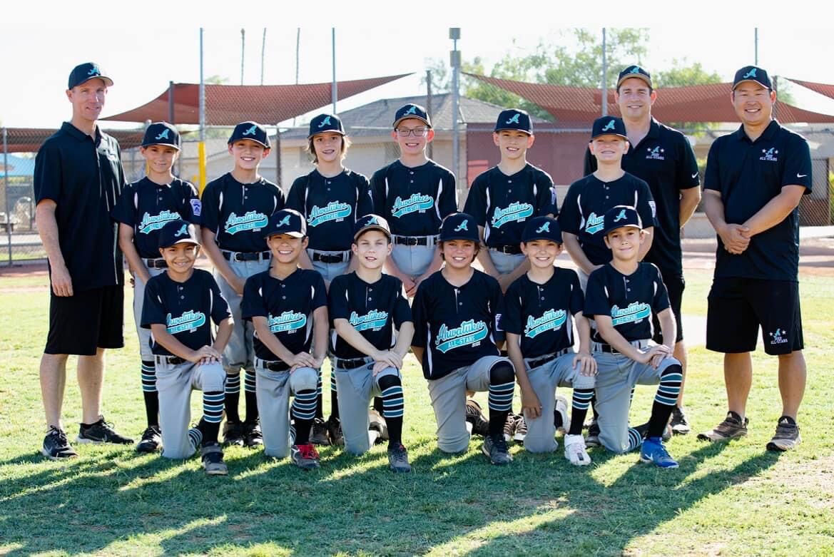 Arizona Diamondbacks players partake in Ahwatukee Little League game