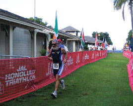 Ahwatukee Foothills' own Ironman does it for the kids