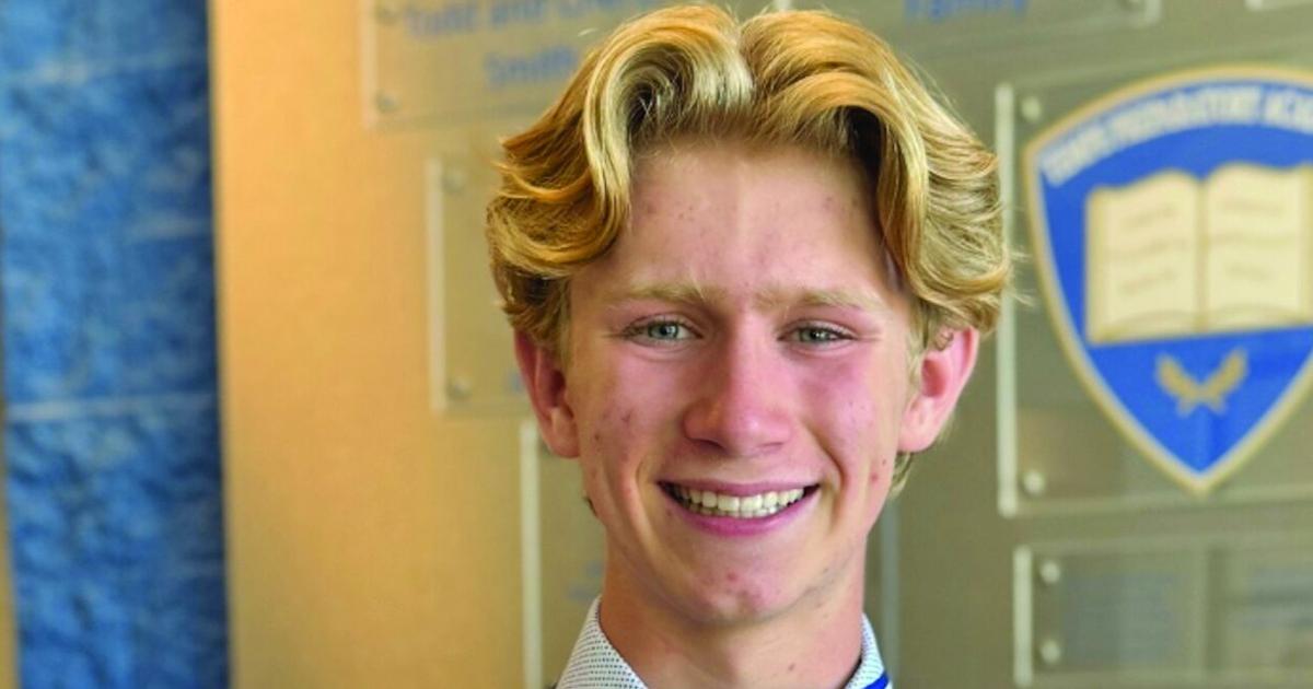 Ahwatukee teen wins Congressional Medal for achievements