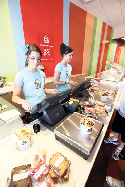 New frozen yogurt, cupcake shop opens in AF