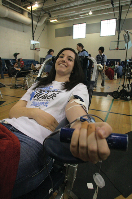 DV students donate blood