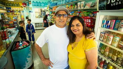 Ahwatukee water-ice store marks 15th year anniversary