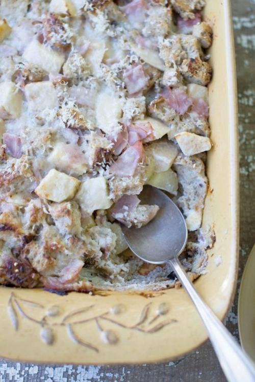 Whole-Grain Apple and Ham Breakfast Casserole
