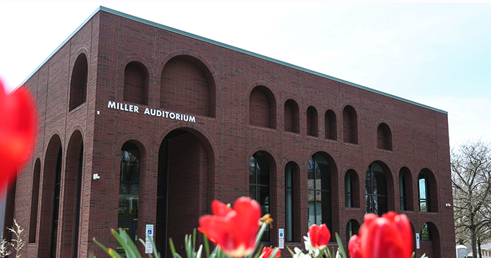 SRU's performing arts center recognized for architecture