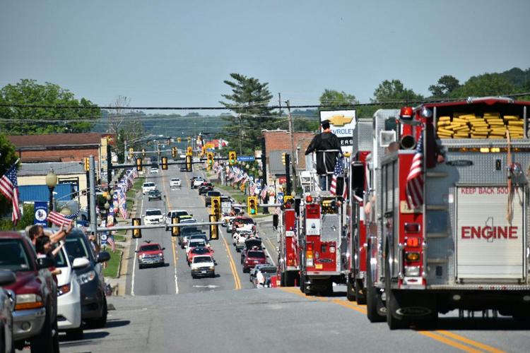 Altavista fetes 2020 grads with parade News
