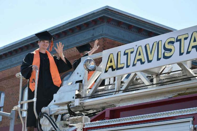 Altavista fetes 2020 grads with parade News
